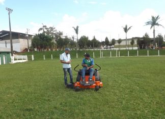 Secretaria de Esportes faz capacitação para manuseio de novo trator roçadeira