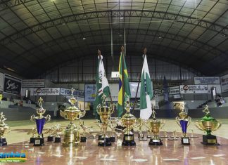 JOGOS DO COMÉRCIO DE CAMBIRA TEM ABERTURA COM HOMENAGEM A EX JOGADORES.