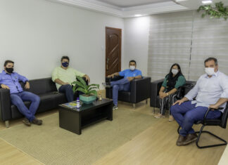 CHEFE DA REGIONAL DE ESPORTES – POLO DE LONDRINA E COORDENADOR DOS JOGOS UNIVERSITÁRIOS SE REÚNE COM PREFEITO TOLEDO E SECRETÁRIO DE ESPORTES FELIPE ZANI.