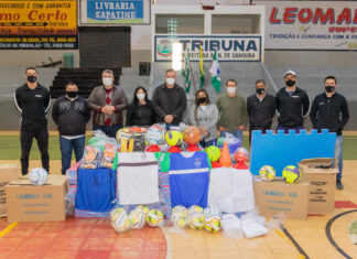 SECRETARIA DE ESPORTE E LAZER CONQUISTA KIT ESPORTIVO PARA BENEFICIAR AS ESCOLINHAS.