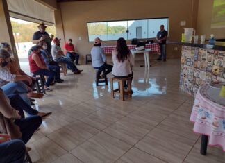 REUNIÃO COM MULHERES VISA DESENVOLVER O TURISMO RURAL NO MUNICÍPIO DE CAMBIRA