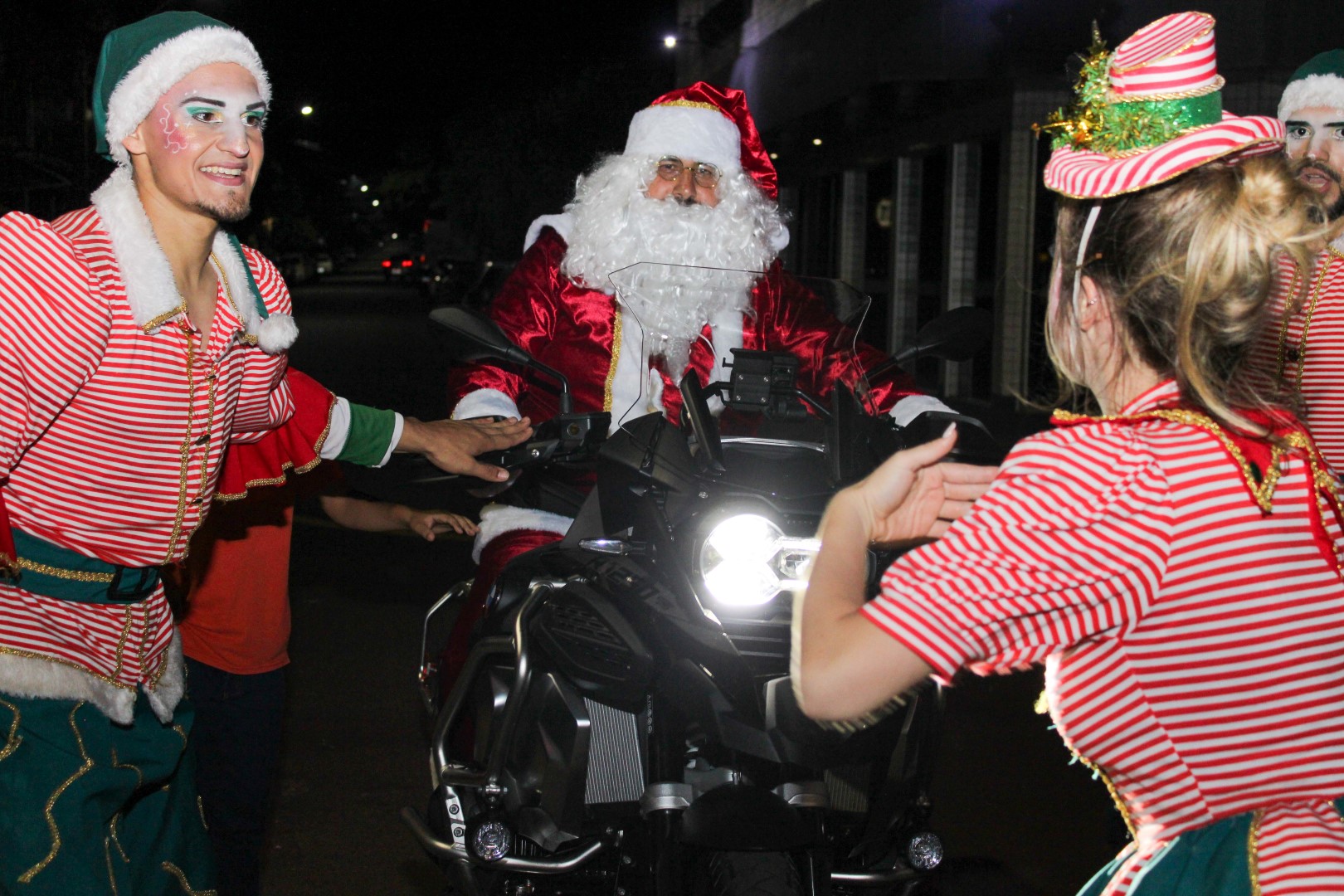 CHEGADA DO PAPAI NOEL EM CAMBIRA | Prefeitura Municipal de Cambira - PR CHEGADA DO PAPAI NOEL EM CAMBIRA | Prefeitura Municipal de Cambira - PR