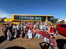 Projeto Viva Mais leva cerca de 80 participantes à tradicional festa junina em Novo Itacolomi